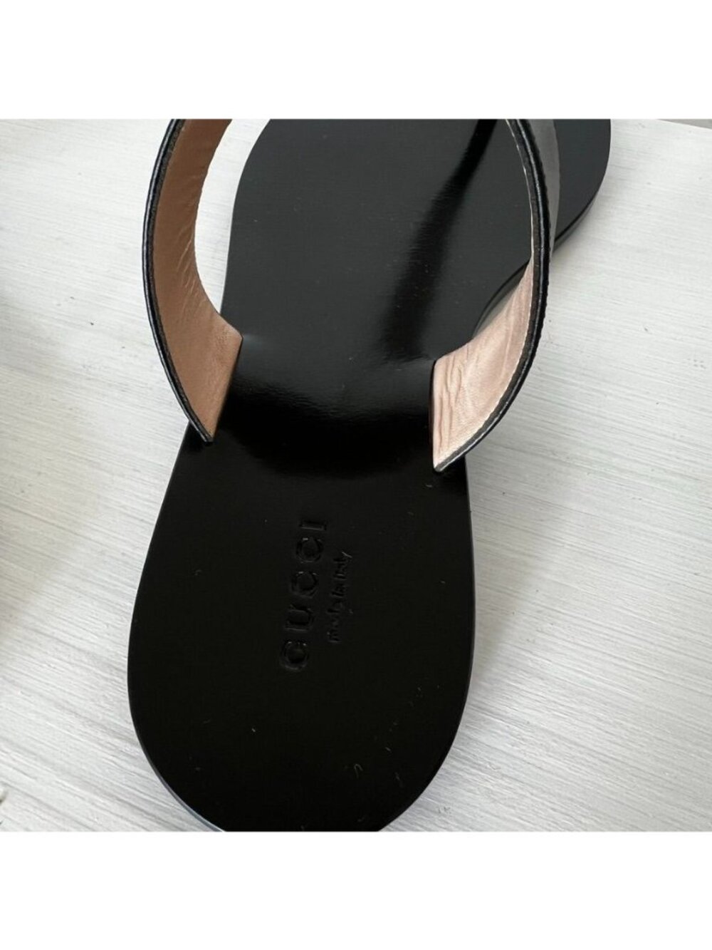Gucci Women's Sz 8.5 Authentic GG Marmont Black Leather Thong Sandals Luxury - Picture 6 of 11